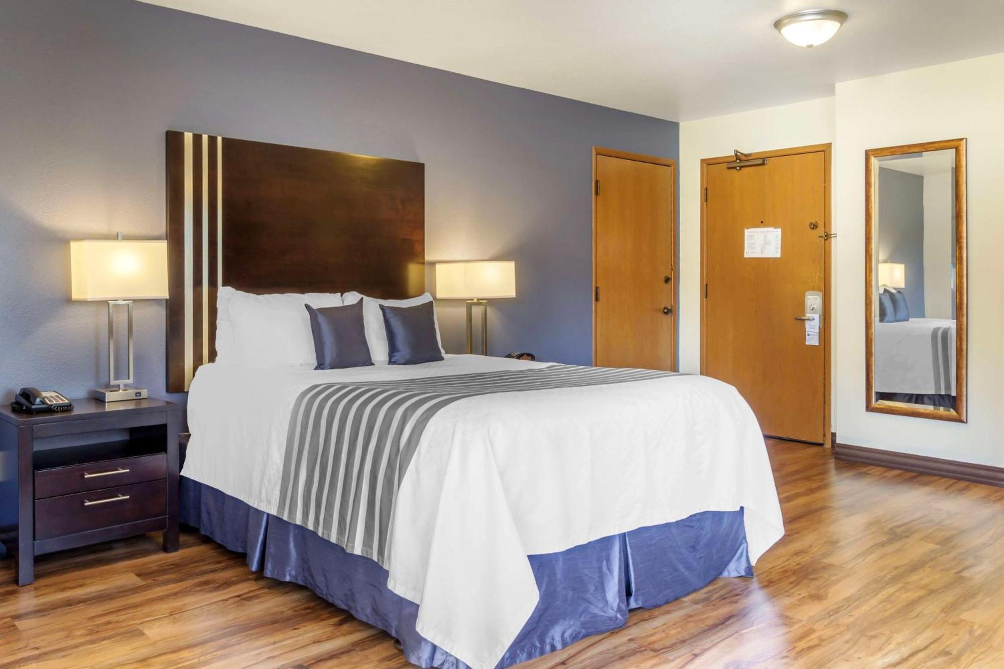 Best Western Plus Edmonds Harbor Inn Eksteriør billede