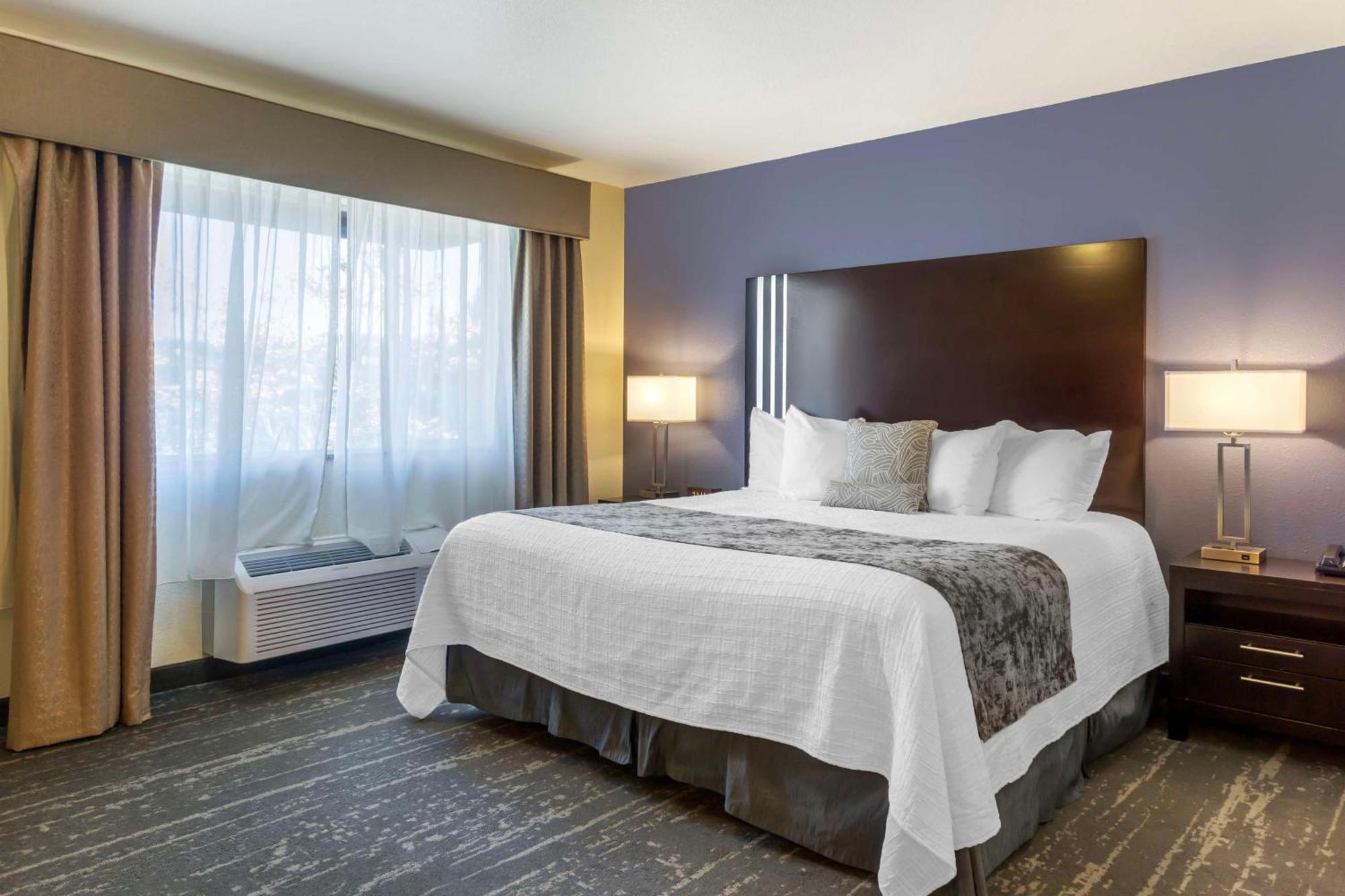 Best Western Plus Edmonds Harbor Inn Eksteriør billede