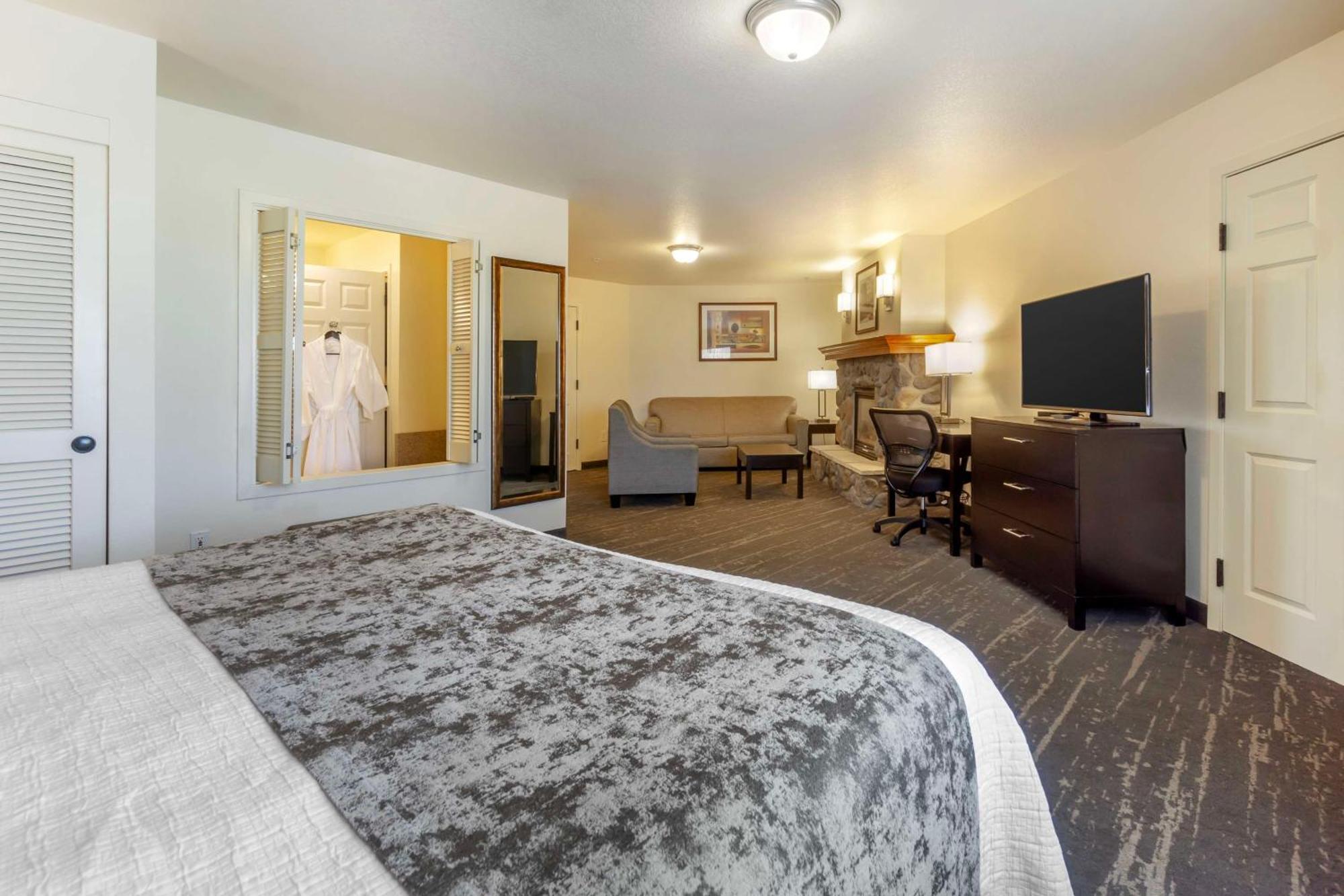 Best Western Plus Edmonds Harbor Inn Eksteriør billede